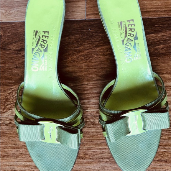 vara bow jelly slide sandal